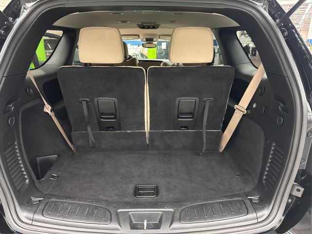 Vehicle image 10 of 22