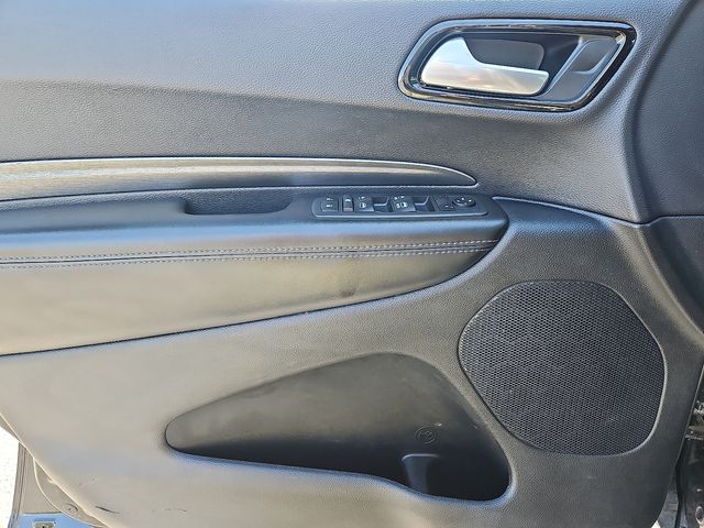 Vehicle image 13 of 31