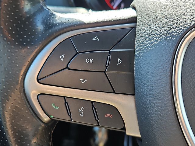 Vehicle image 21 of 31