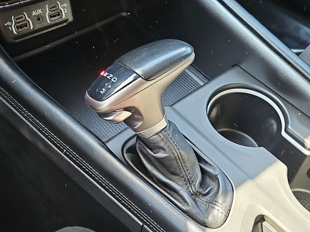 Vehicle image 15 of 31