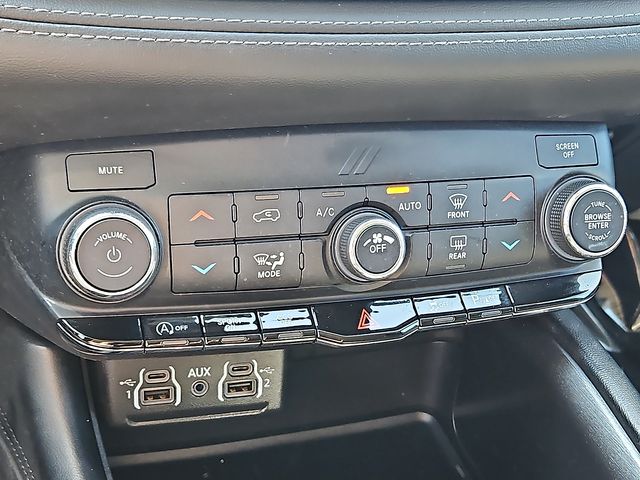 Vehicle image 16 of 31