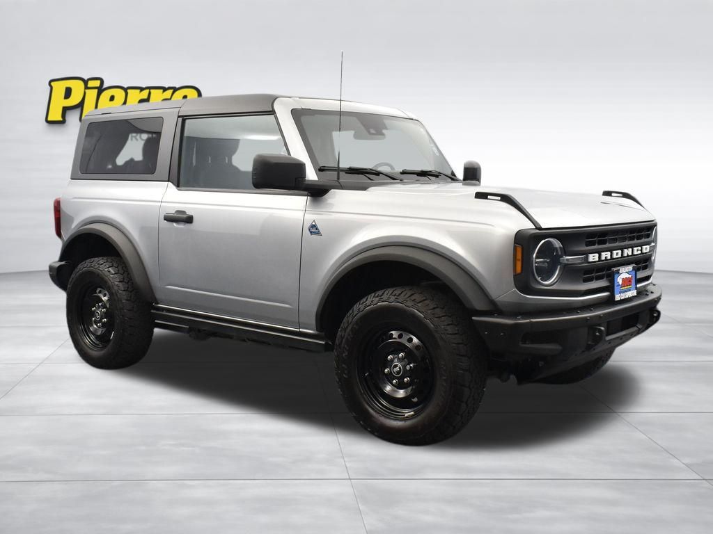 2022 Ford Bronco Black Diamond Image 3 of 36