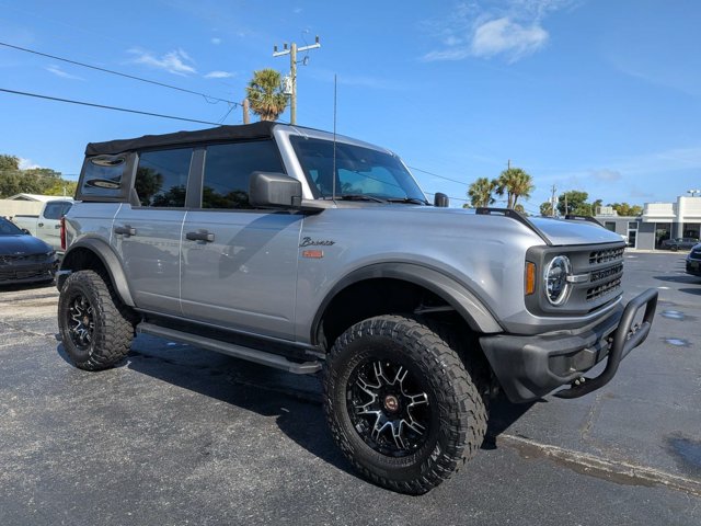 2022 Ford Bronco Base Image 3 of 26