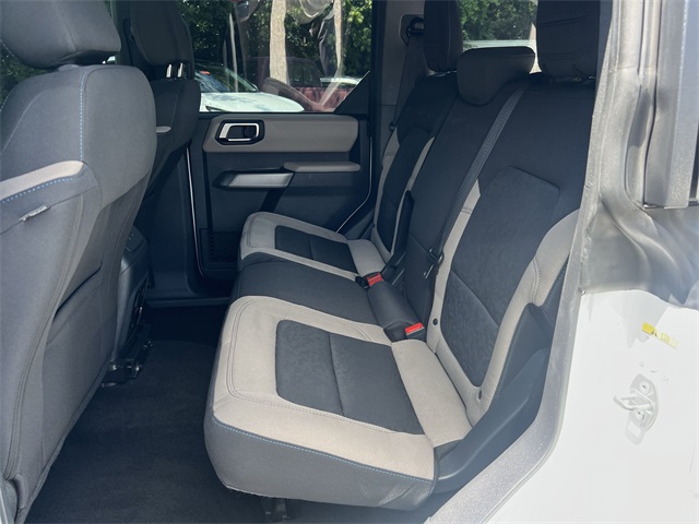 Vehicle image 17 of 34
