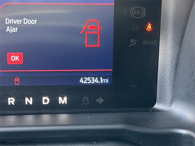 Vehicle image 23 of 34