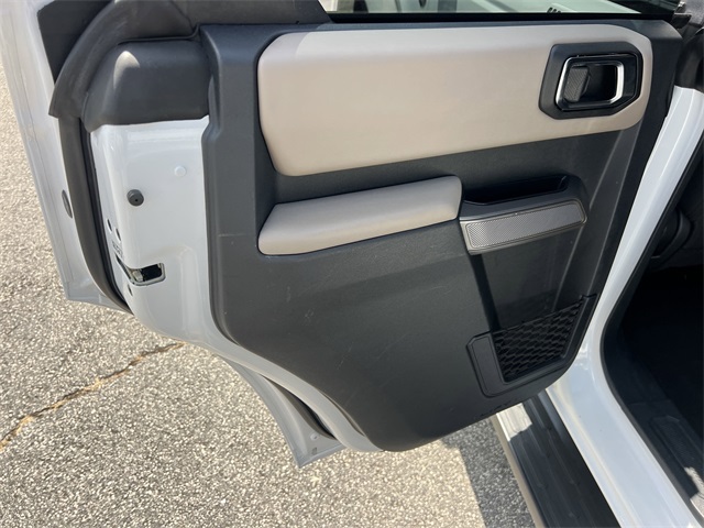 Vehicle image 26 of 34