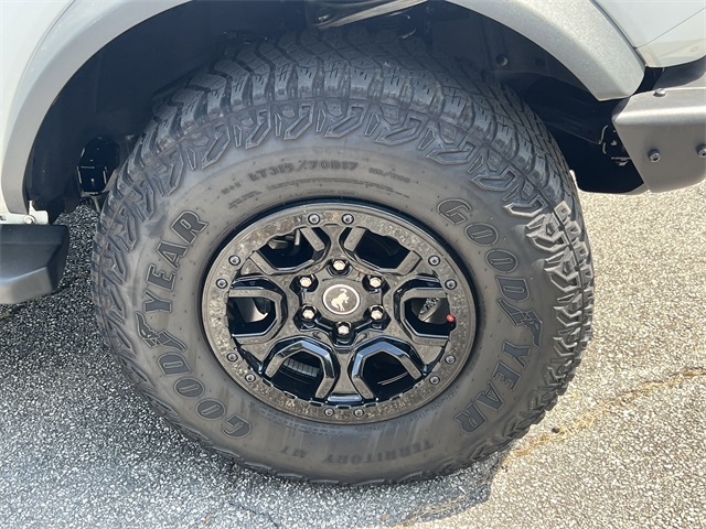 Vehicle image 8 of 34