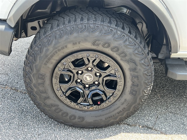 Vehicle image 9 of 34