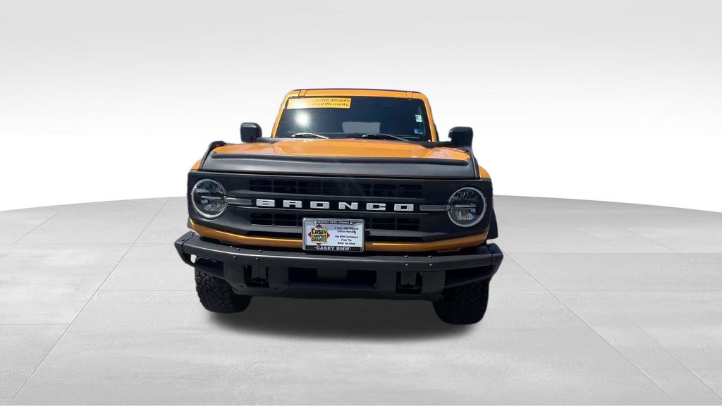 2022 Ford Bronco Black Diamond Image 2 of 25