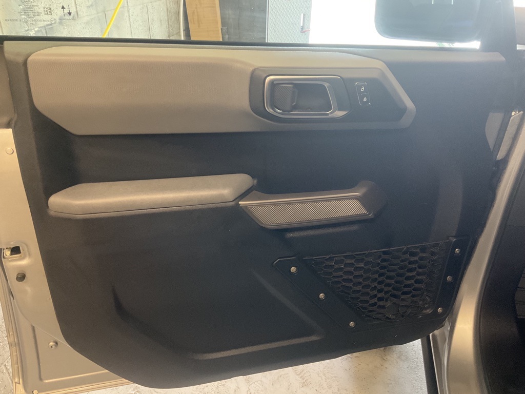 Vehicle image 9 of 25