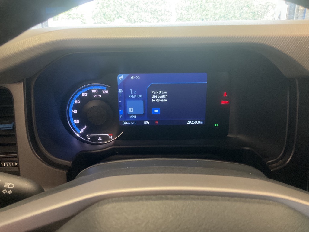 Vehicle image 14 of 25