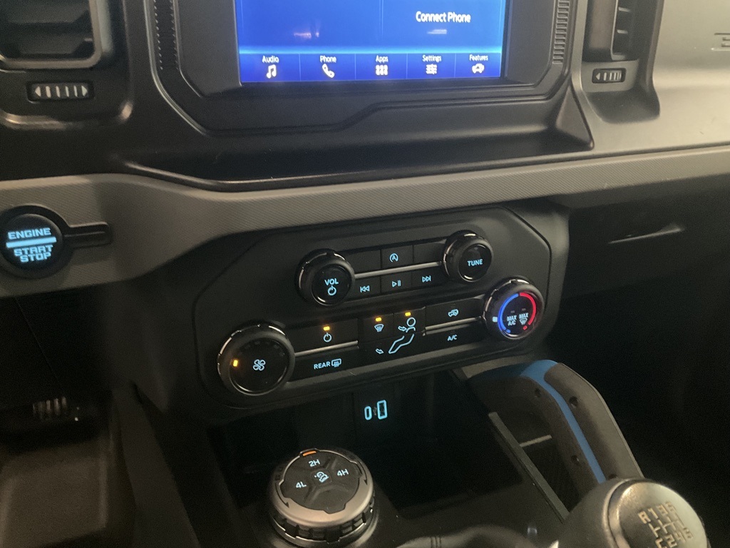 Vehicle image 18 of 25