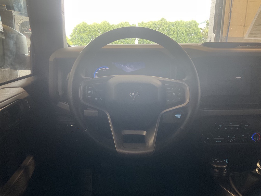 Vehicle image 13 of 25