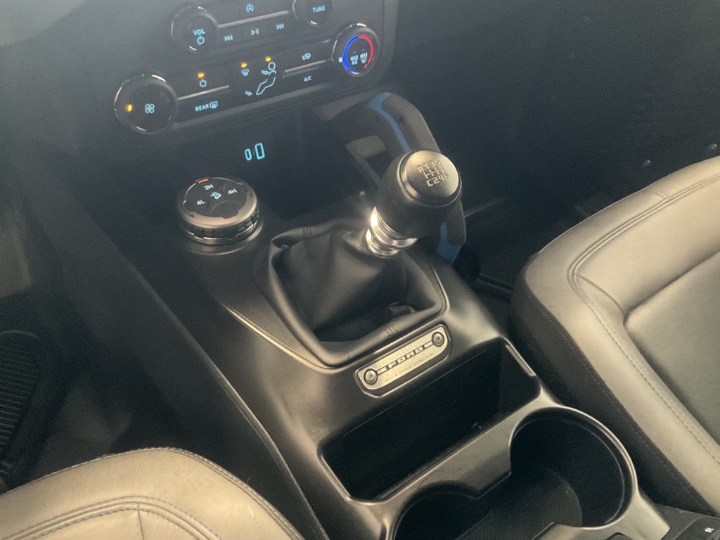Vehicle image 19 of 25