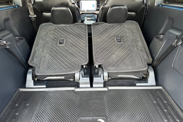 Vehicle image 15 of 30