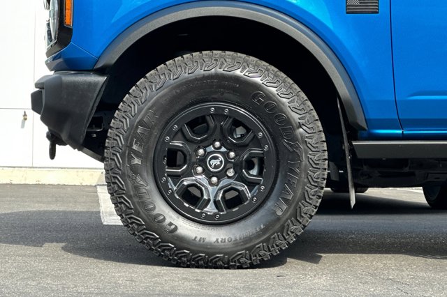 Vehicle image 27 of 30