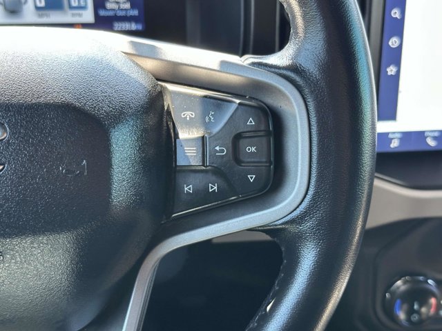 Vehicle image 14 of 26
