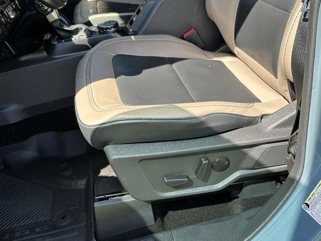 Vehicle image 21 of 26