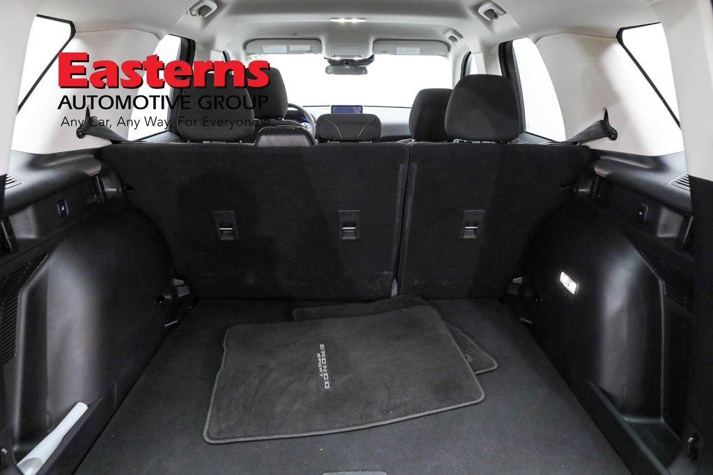 Vehicle image 39 of 61