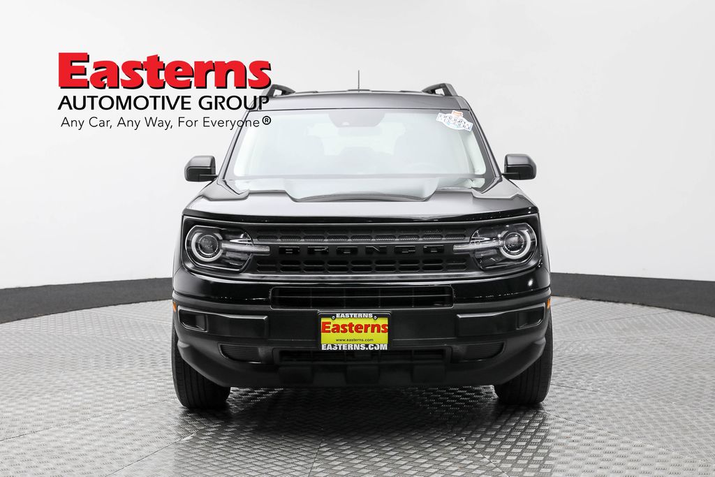 Vehicle image 10 of 61
