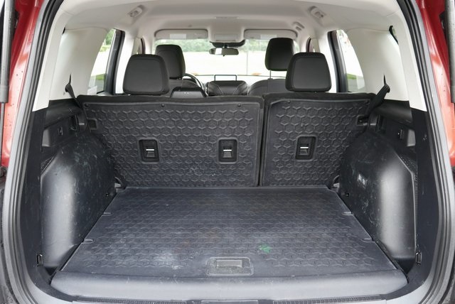 Vehicle image 13 of 46