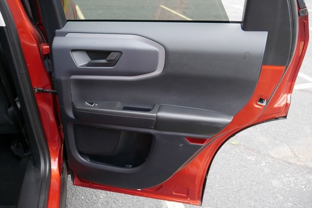 Vehicle image 31 of 46