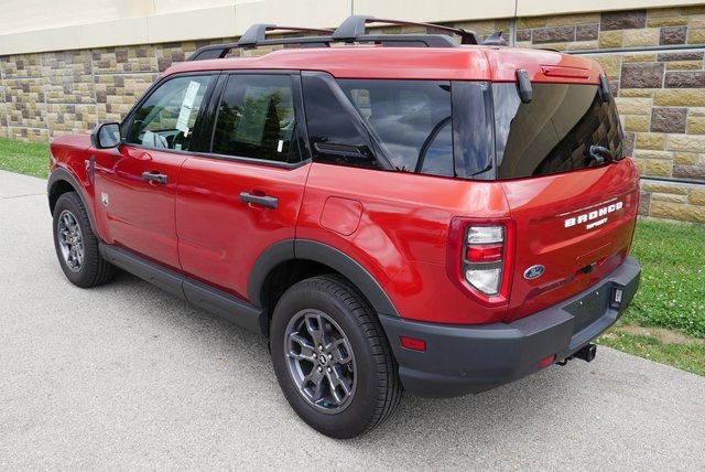 Vehicle image 7 of 46