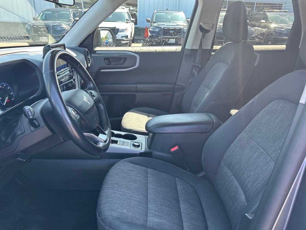 Vehicle image 16 of 31