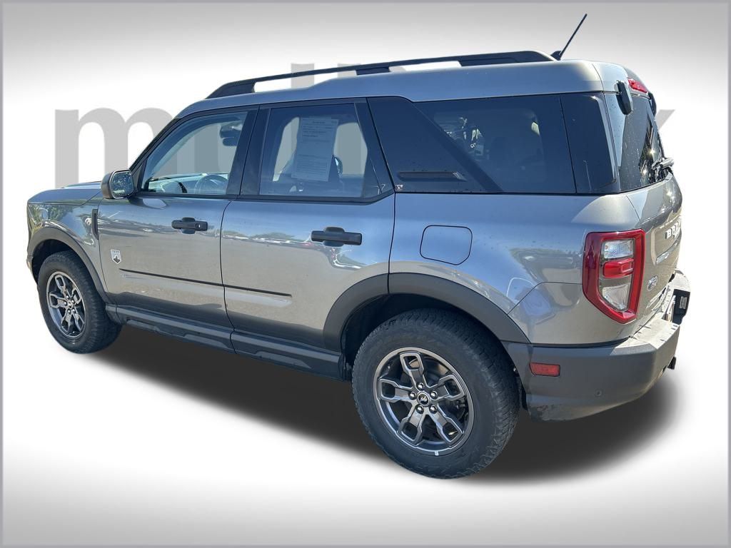 Vehicle image 7 of 31