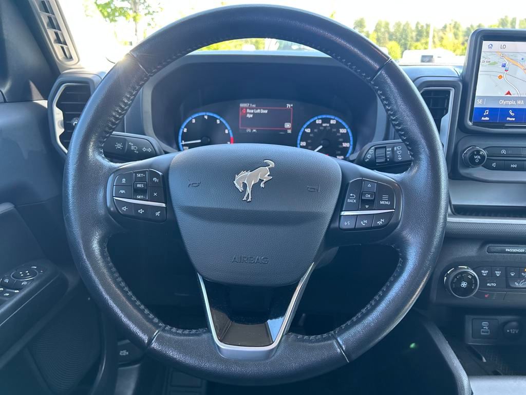 Vehicle image 21 of 31