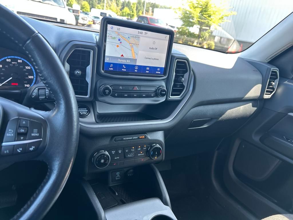 Vehicle image 24 of 31