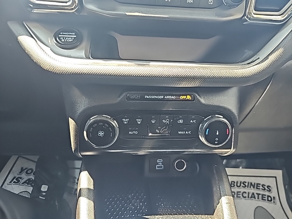 Vehicle image 23 of 25