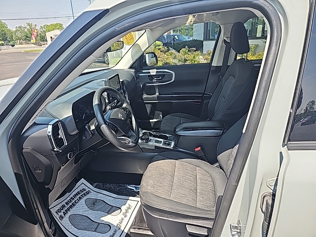 Vehicle image 19 of 25