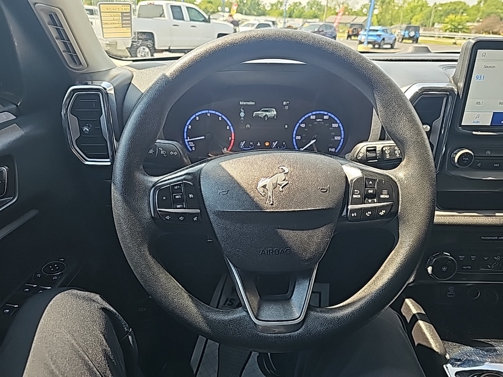 Vehicle image 21 of 25