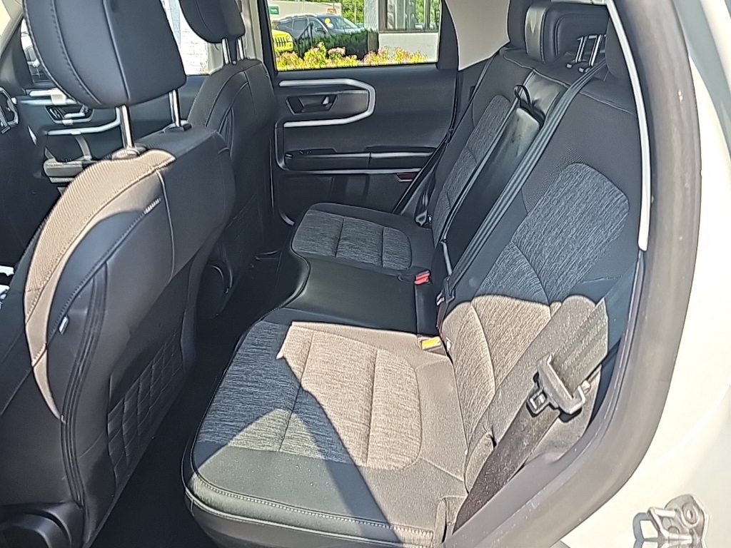 Vehicle image 15 of 25