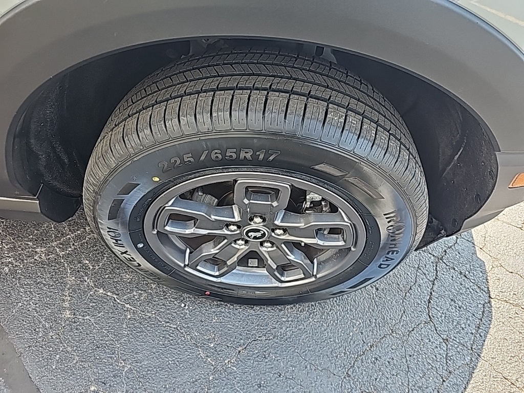 Vehicle image 10 of 25