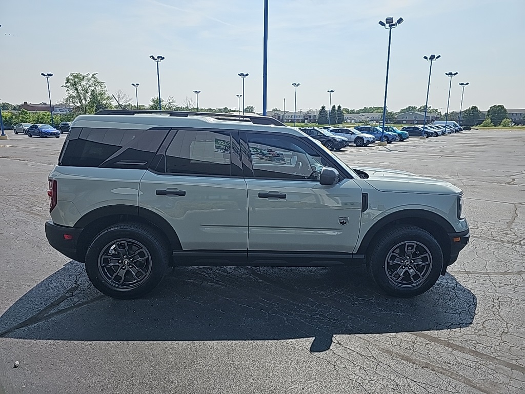 Vehicle image 5 of 25