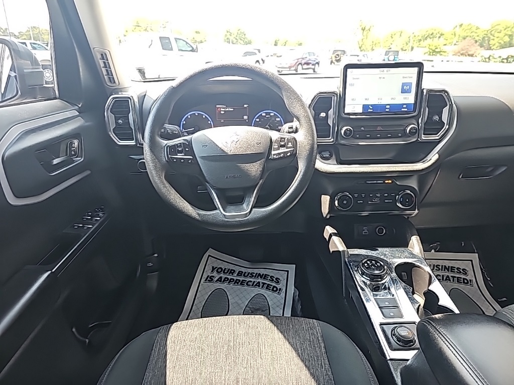 Vehicle image 16 of 25