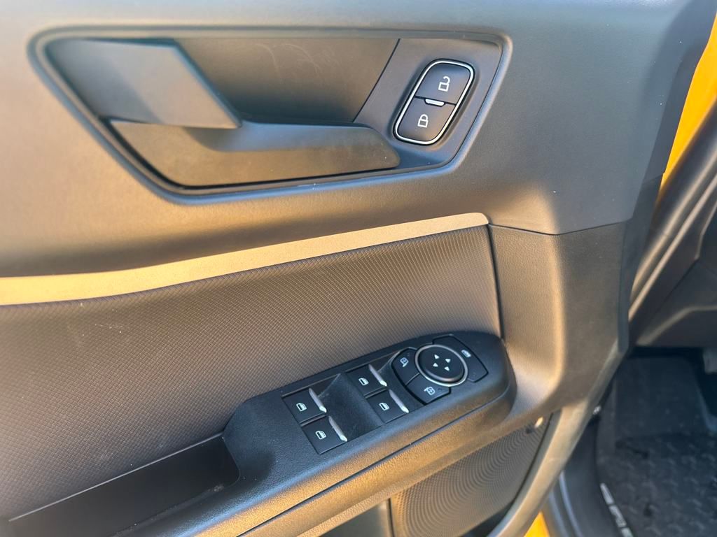 Vehicle image 11 of 29