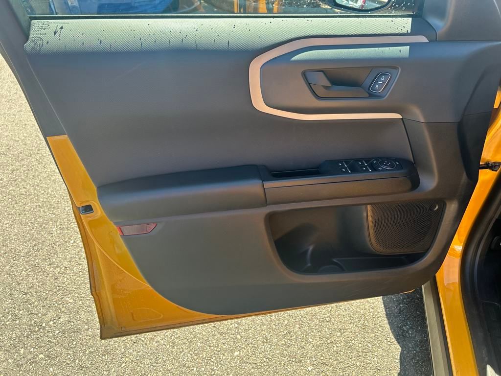 Vehicle image 17 of 29