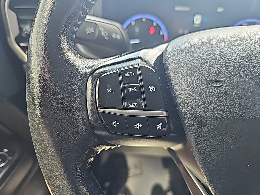 Vehicle image 21 of 28