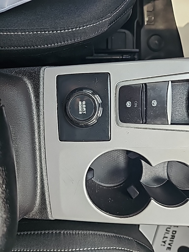 Vehicle image 27 of 28