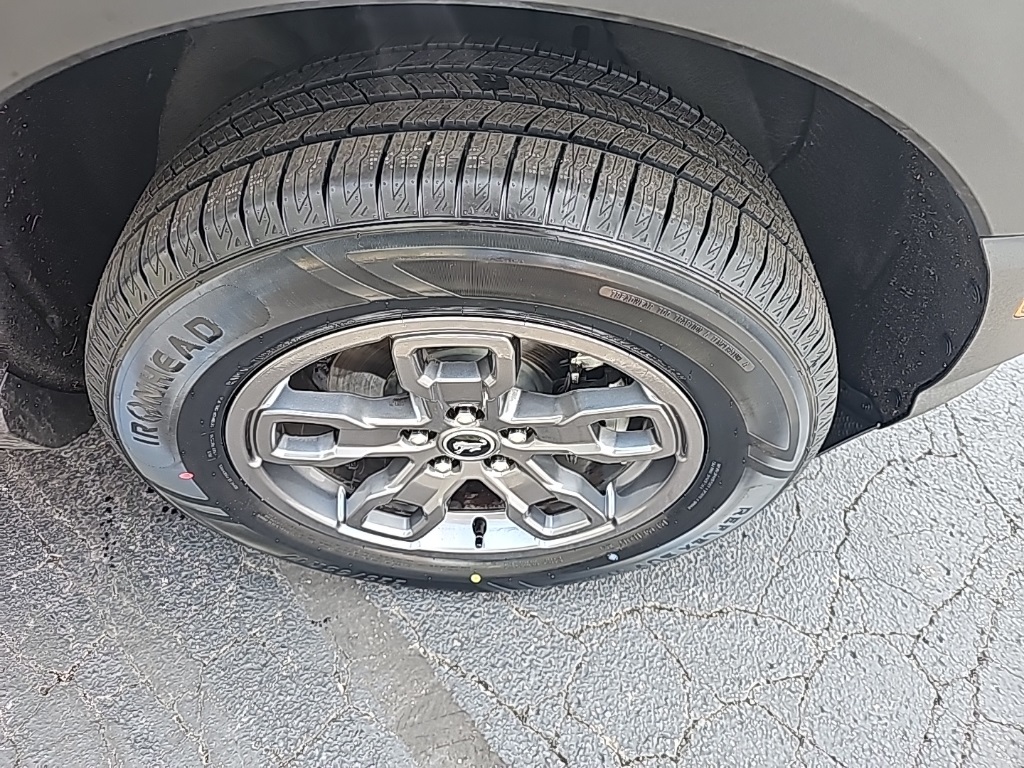 Vehicle image 10 of 28