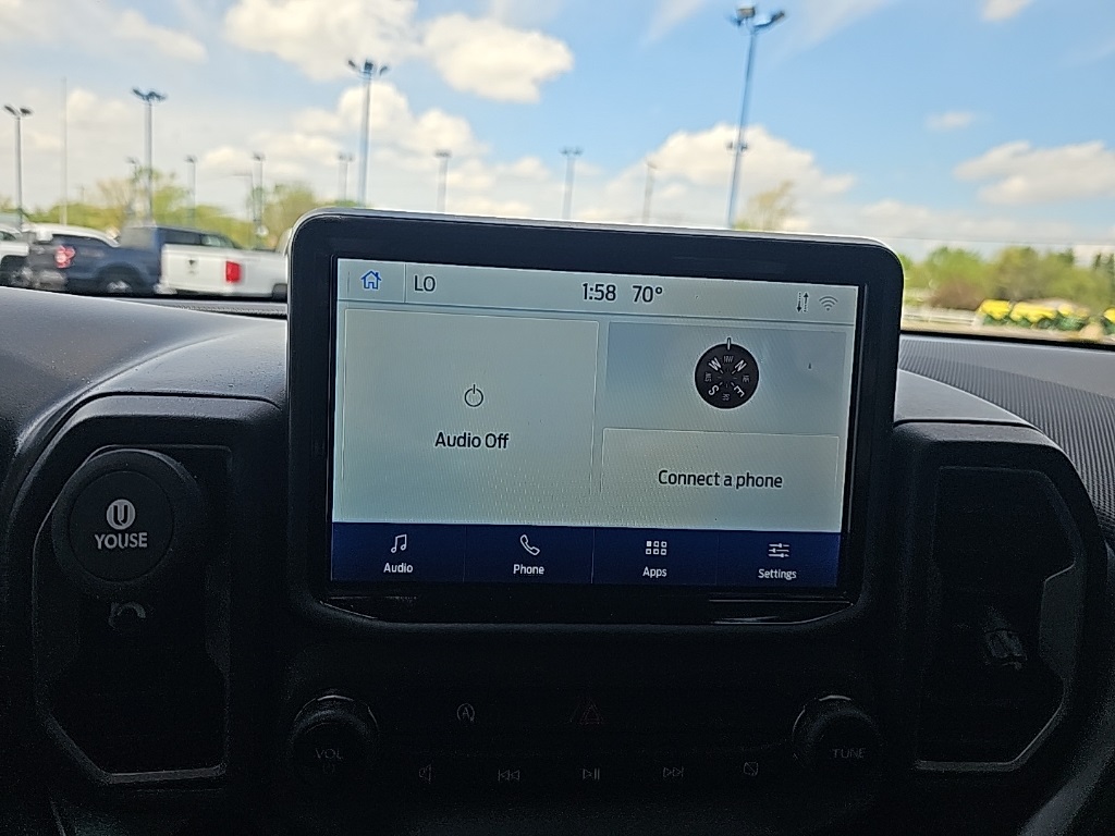 Vehicle image 24 of 28