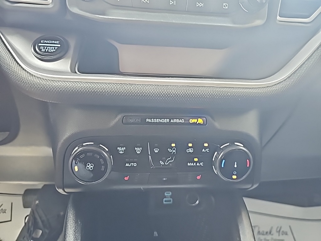 Vehicle image 25 of 28