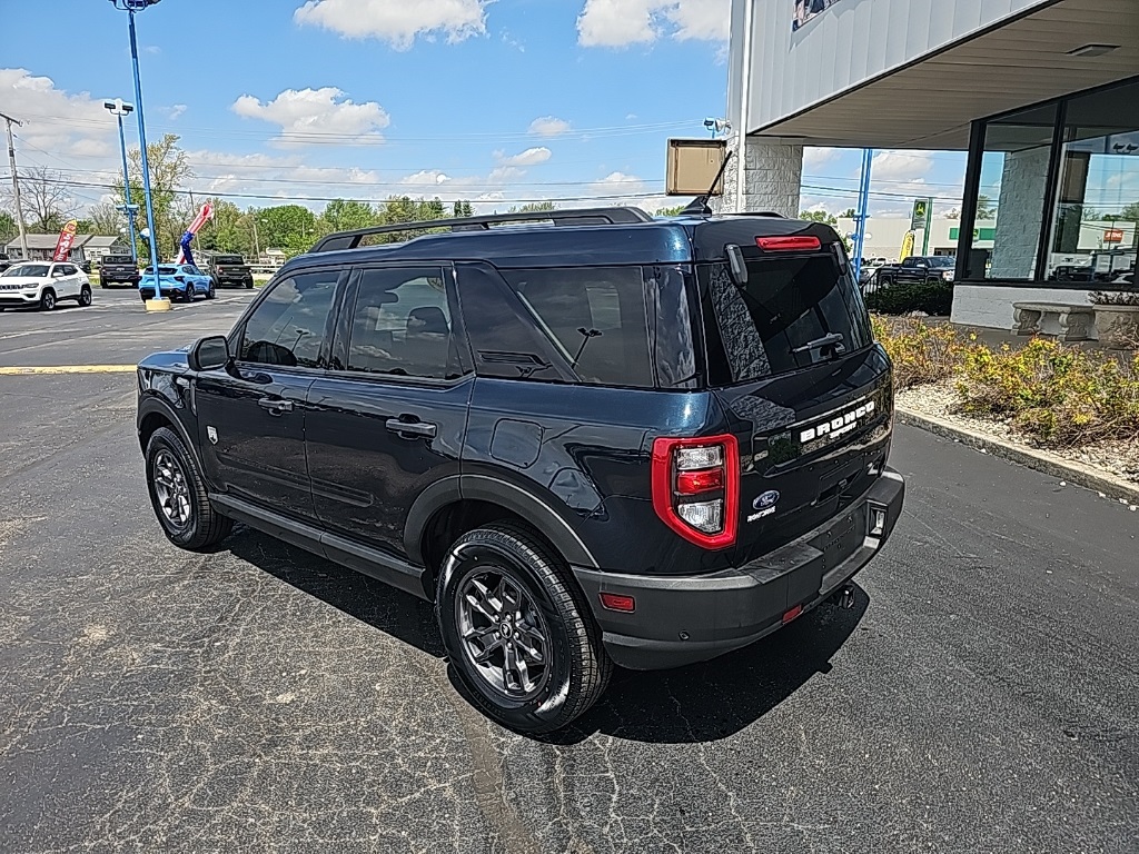 Vehicle image 8 of 28