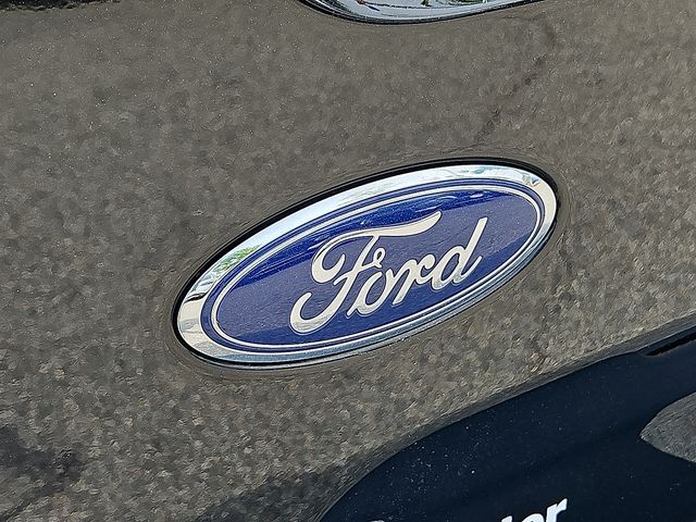 Vehicle image 31 of 33