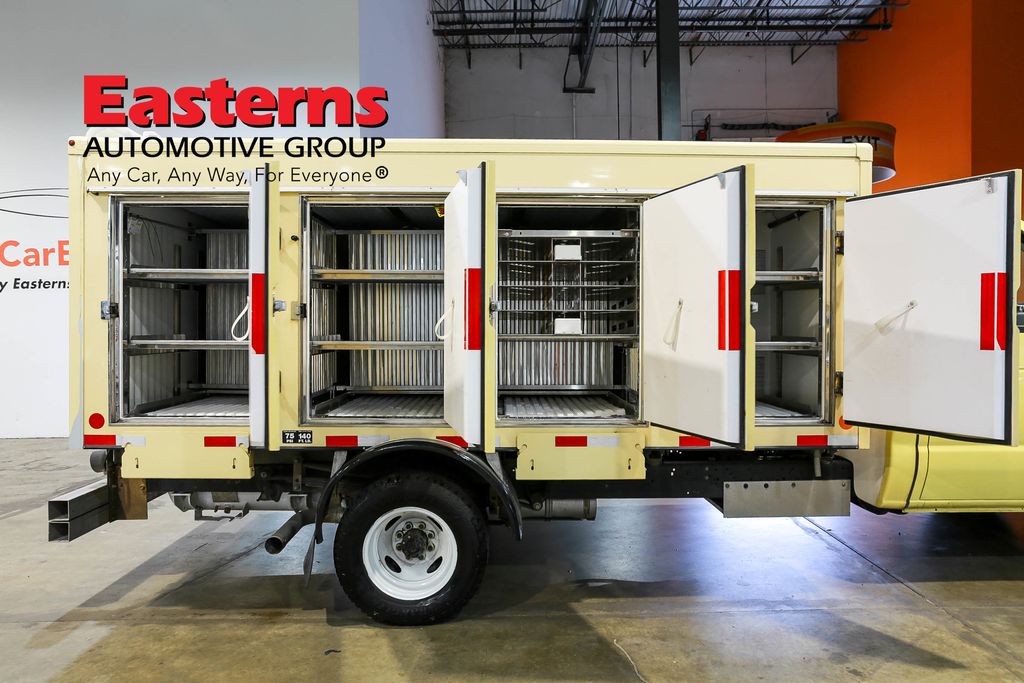 Vehicle image 26 of 40