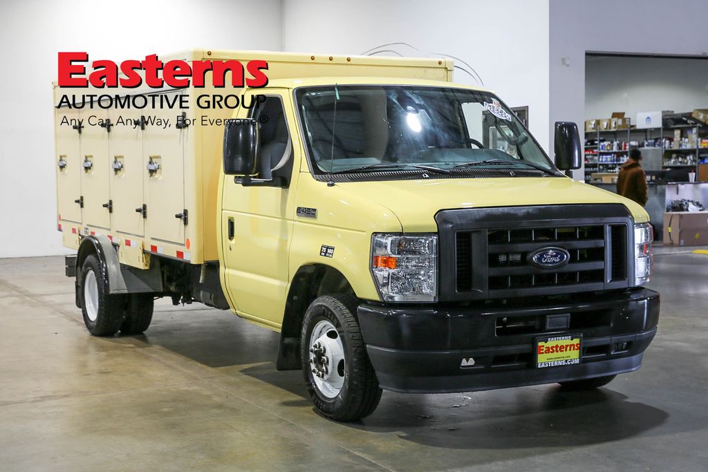 Vehicle image 4 of 40
