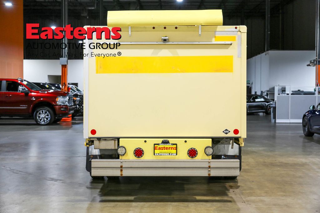 Vehicle image 6 of 40